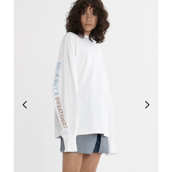 CLAUDIA LI Tops - CLAUDIA‎ LI White Long Sleeve Sweatshirt with Gradient Sleeve Text